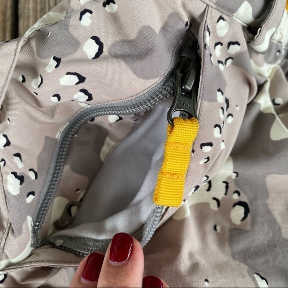 Burton Insulated Gray Camouflage Camo Snowboard Ski Pants Youth XS 5-6 GUC - Picture 9 of 16